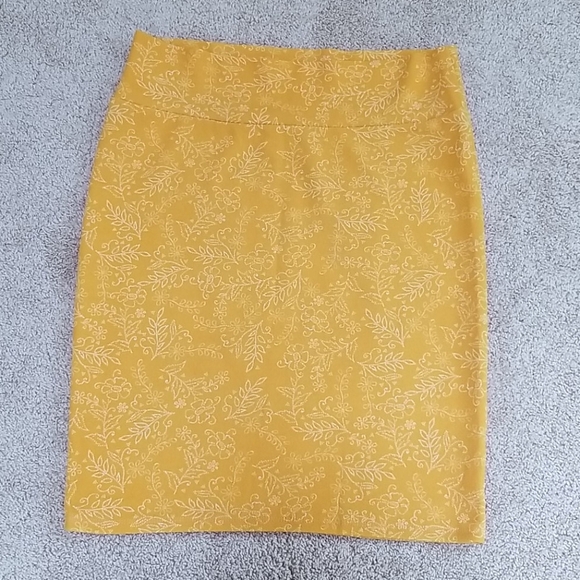LULAROE Size XL Yellow Printed Skirt - Picture 1 of 6